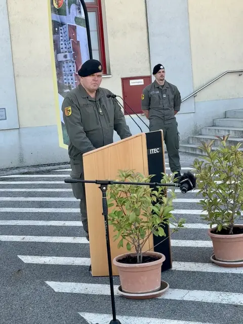 TÜPL-Kommandant Oberstleutnant Markus Ziegler bei seiner Ansprache. | Foto: MeinBezirk/Birgit Bachhofner