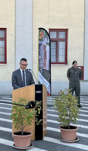 Landtagspräsident Robert Hergovich (SPÖ) dankte dem Österreichischen Bundesheer. | Foto: MeinBezirk/Birgit Bachhofner
