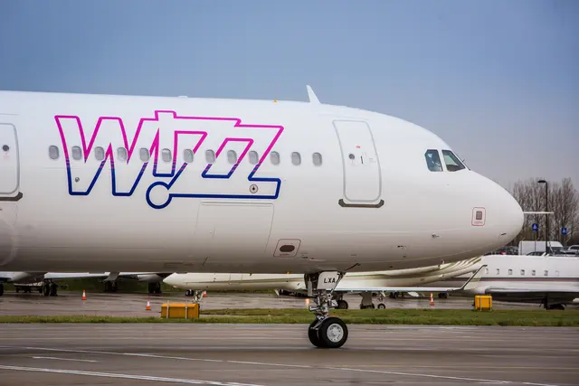 Die ungarische Billigfluglinie Wizz Air schließt ab März 2026 den Standort in Wien. | Foto: Wizz Air