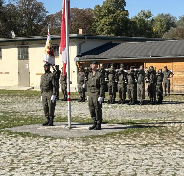 Die Ehrengarde  | Foto: MeinBezirk/Birgit Bachhofner