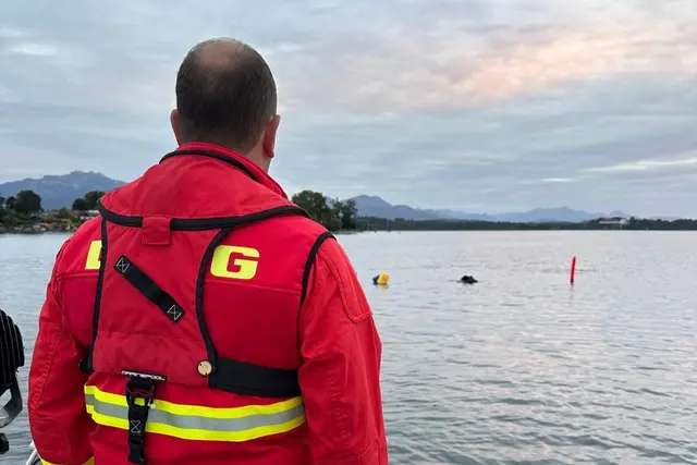 Einsatzkräfte aus Oberösterreich, Salzburg und Bayern suchen gemeinsam nach einem Vermissten im Chiemsee. | Foto: Österreichische Wasserrettung Landesverband OÖ