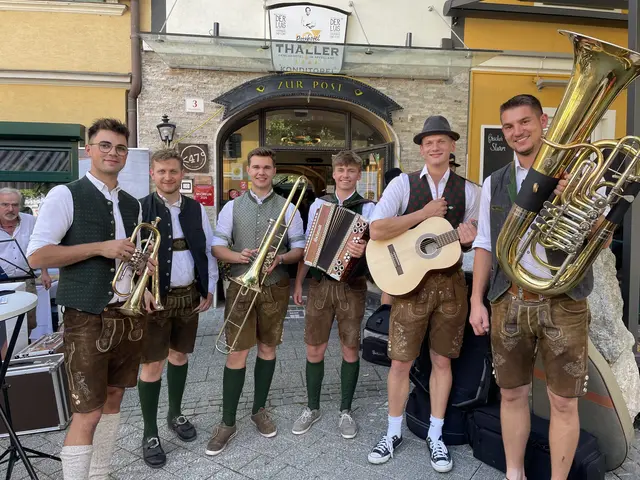 Viele Musikanten verwöhnten die Besucher musikalisch, wie auch die "Schlagerl Musi" aus der Region rund um Anger bei Weiz. | Foto: MeinBezirk/Helmut Riedl