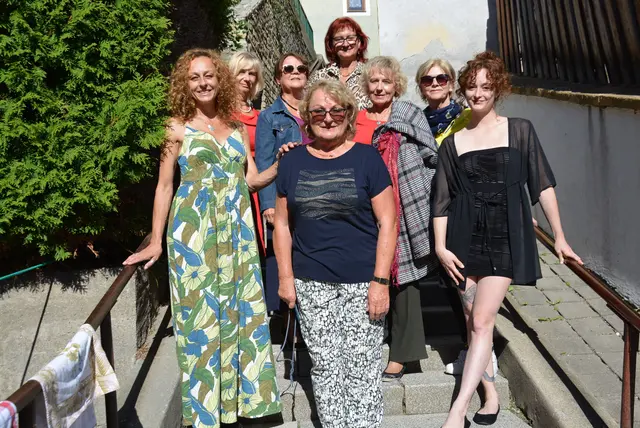 Machten ihre Sache ausgezeichnete -Die Models des Kost-Nix-Ladens