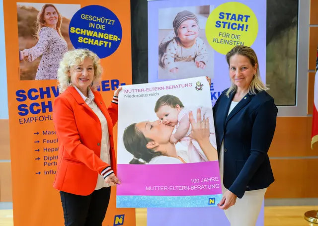 NÖ Gesundheitslandesrätin Eva Prischl und NÖ Sanitätsdirektorin Regina Klenk. | Foto: NLK Burchhart
