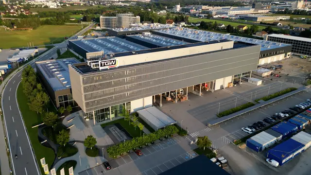 Als Firmenzentrale wächst der "TGW-Evolution Park" in Marchtrenk nun um 25.000 Quadratmetern, auf denen hochmoderne Produktion stattfinden soll. | Foto: TGW Logistics