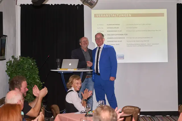 Der wiedergewählte Obmann Horst Bachofner (links) und Bürgermeister Bernhard Ruf (rechts) | Foto: Holnsteiner
