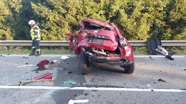 Ein schwerer Unfall auf der B158 nahe Bad Ischl forderte mehrere Verletzte. | Foto: FF Pfandl