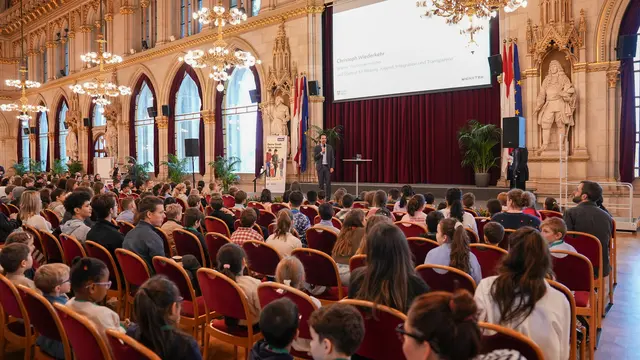 Zahlreiche Kids beteiligten sich beim Kinder- und Jugendparlament im Rathaus. | Foto: Andreas Pölzl/MeinBezirk