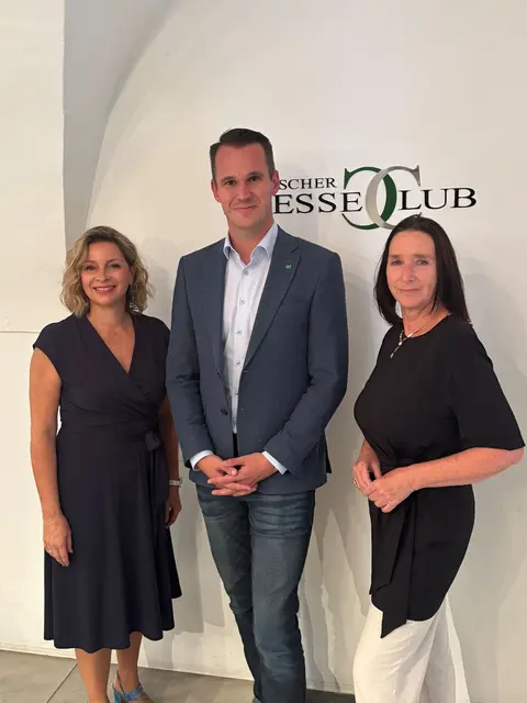 Läuteten den Medienherbst im Presseclub ein: Alexandra Reischl (Presseclub-Geschäftsführerin), Landesrat Stefan Hermann, Presseclub-Präsidentin Sigrid Hroch | Foto: Steirischer Presseclub
