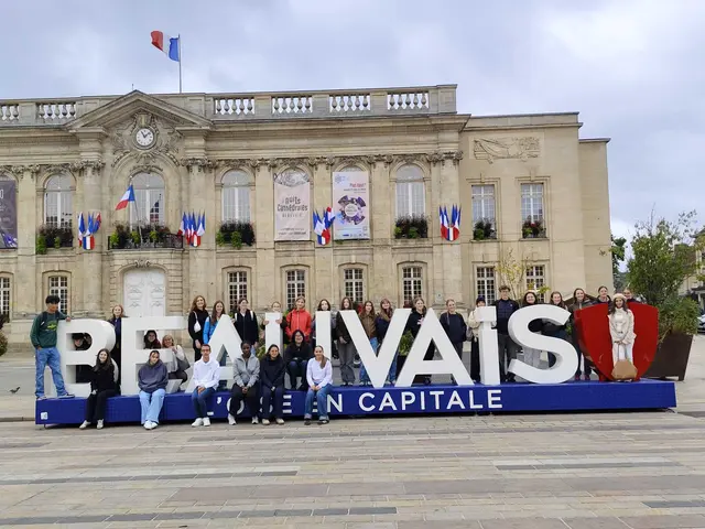 Die Schülerinnen und Schüler des Gymnasiums Rohrbach wurden von Frau Prof. Mag. Birgit Öttl und von der Klassenvorständin Prof. Mag. Andrea Hackl-Lehner begleitet.
