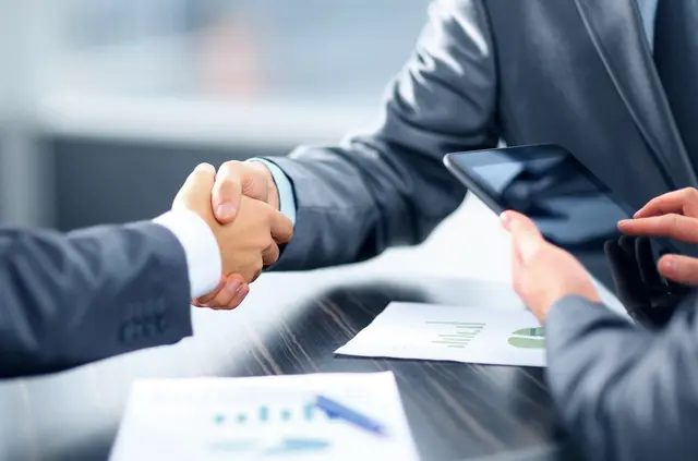 Leitbetriebe haben eine Vorbildfunktion: Sie fördern die Zusammenarbeit mit kleineren und mittleren Unternehmen, treiben Forschungs- und Entwicklungsprojekte voran und sichern so die Wettbewerbsfähigkeit ganzer Branchen. | Foto: Symbolfoto: Pixabay