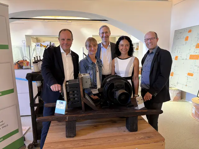 Christoph Stark, Sigrid Hörzer, Erich Rybar, Barbara Fuchs (Feistritzwerke) und Stadtmarketing-Chef Gerwald Hierzi (v. l.)  | Foto: MeinBezirk/Markus Kopcsandi 