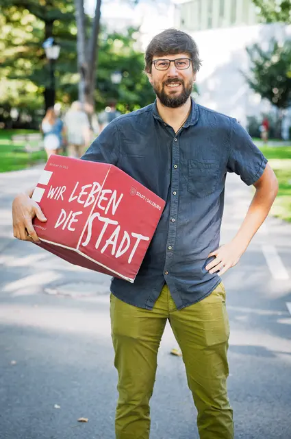 Samuel Felbermair ist neue Fahrradkoordinator der Stadt Salzburg. Der Soziologe arbeitete die letzten vier Jahre beim Salzburger Verkehrsverbund und war dort für die Fahrpläne aller S-Bahnen und Regionalzüge im Bundesland verantwortlich. | Foto: Stadt:Salzburg / Alexander Killer
