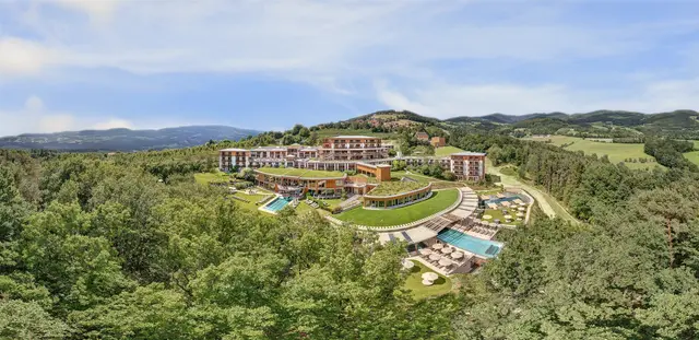 Das Retter Bio-Natur-Resort in Pöllauberg zählt zu den stärksten Neueinsteigern im Ranking der 100 besten Wellnesshotels. | Foto: Retter Bio-Natur-Resort
