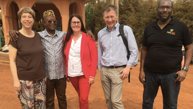 Ihre erste Reise als Bean-to-Bar-Hersteller führte Evelien, Sandra und Edgar Spiegel auf eine Kakao-Plantage in Kamerun.  | Foto: Spiegel