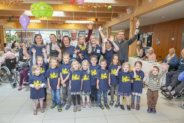 Glückwünsche kamen auch von den Kindergarten-Kindern. | Foto: Stadt Graz/Foto Fischer