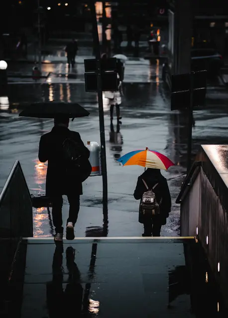 Das Wetter in Wien bleibt vorerst kalt und nass. | Foto: Alex Rainer/Unsplash