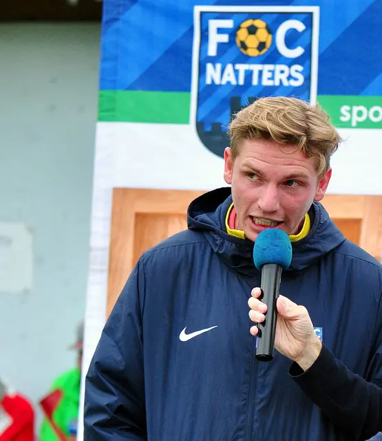 FC Natters- Obmann Dietmar Lackner machte auf zahlreiche Mängel im Natterer Stadion aufmerksam.