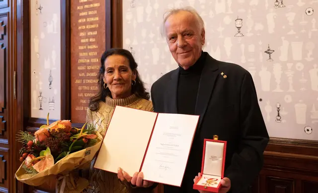 Sigi und Erika Kulterer bei der Ehrenzeichenverleihung. Am Donnerstag, 25. September, wird die Jubiläumsausstellung in Ruden eröffnet. | Foto: Gemeinde Ruden