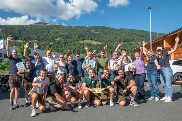 Die ersten drei Gewinnergruppen | Foto: Lukas Korbuly