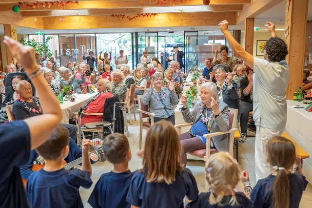 Zum ersten runden Jubiläum des Pflegewohnheims Erika Horn wurde ausgiebig gefeiert. | Foto: Stadt Graz/Foto Fischer