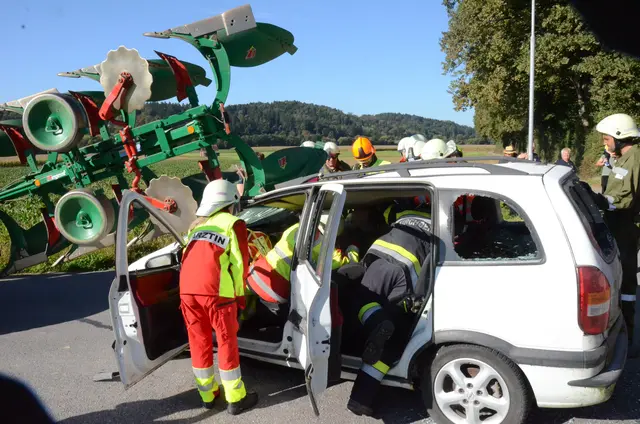 Szenario: ein Verkehrsunfall mit mehreren eingeklemmten Personen | Foto: FF Kirchberg