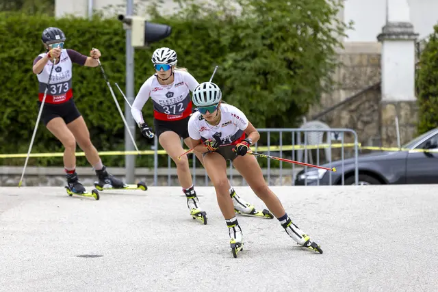 Das Sprintfinale mit Ella Kainz von Langlauf Mürztal in Führung – sie erreichte in der U18w Platz 2. | Foto: Königshofer