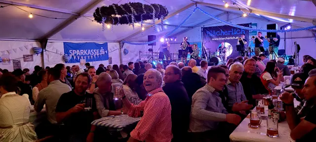 Zünftiges Kauner Oktoberfest mit Blächerlich. | Foto: MK Kauns