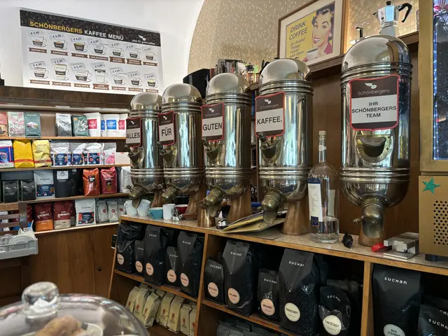 Im immer noch originalen Stil gibt "Schönbergers Caffè Bar" einen einzigartigen Flair. Die Räumlichkeiten sind denkmalgeschützt. | Foto: Nathanael Peterlini/MeinBezirk