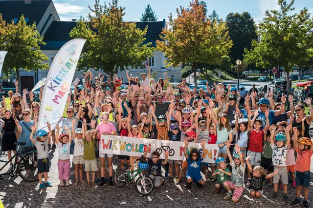 Bei Jubiläums-Kidical Mass strahlten Kinder und Sonne um die Wette. | Foto: Nicole Hubmann