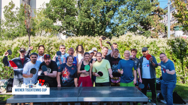 Gruppenbild aller Teilnehmerinnen und Teilnehmer beim 13. Event des Wiener Tischtennis Cups 2025 im Dr. Josef Resch Park in Wien-Hernals. | Foto: R.Lendl im Auftrag von Tischtennis Hobby Wien
