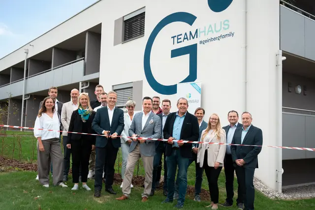 Zahlreiche Ehrengäste bei der Eröffnung. | Foto: Spa Resort Geinberg