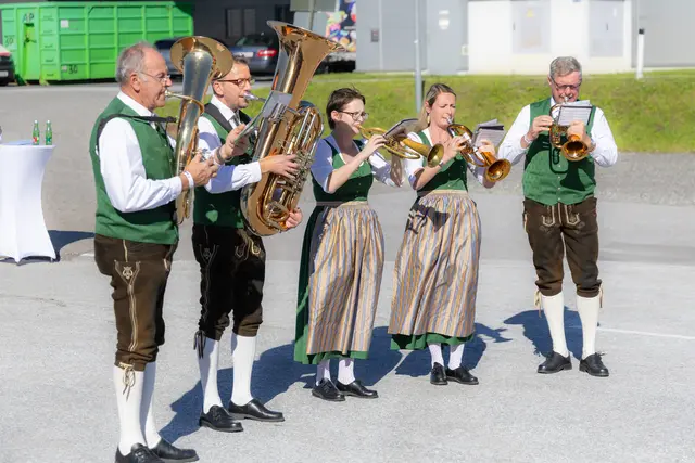 Mitglieder des TMV Unterlungitz sorgten für den musikalischen Auftakt. | Foto: Zauberbilder/Schlögl
