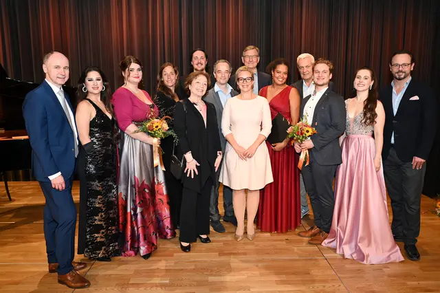 Herbert Fischerauer, Laura Avila Isaza, Friederike Meinke, Agnes Palmisano, Sona Ghazarian, Maximilian Müller, Adrian Eröd, Daniela Fally, Günter Fruhmann, Katharina Rothen, Rainer Schubert, Jan Tobias Moser, Verena Tranker, Michael Linsbauer.

  | Foto: psb/h.fischerauer