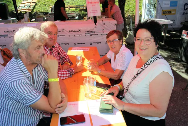 LAbg. Bürgermeisterin Klaudia Stroißnig (r.) schaute beim Markt-Festival vorbei. | Foto: Cescutti