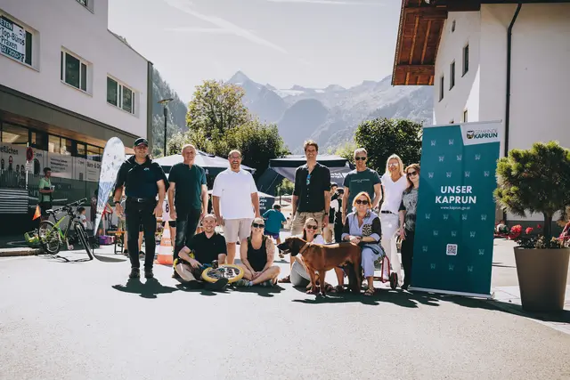Von 12:00 bis 18:00 Uhr wurde die Wilhelm-Fazokas-Straße zum Treffpunkt für Groß und Klein | Foto: Gemeinde Kaprun / Stefanie Oberhauser