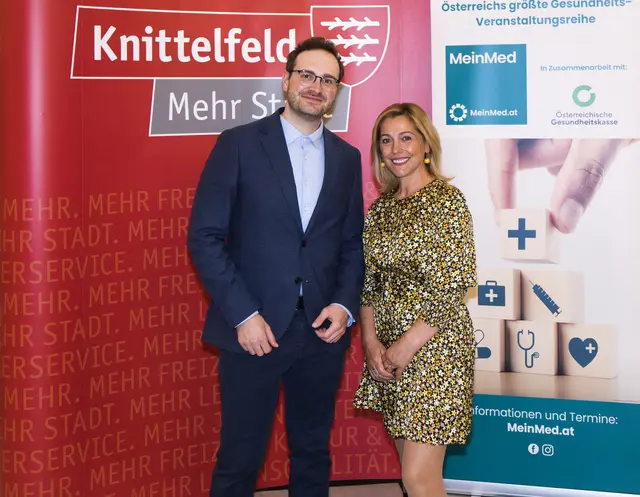 Michael Kohlhauser mit GR Deshire Shehu. | Foto: Nico Harrer