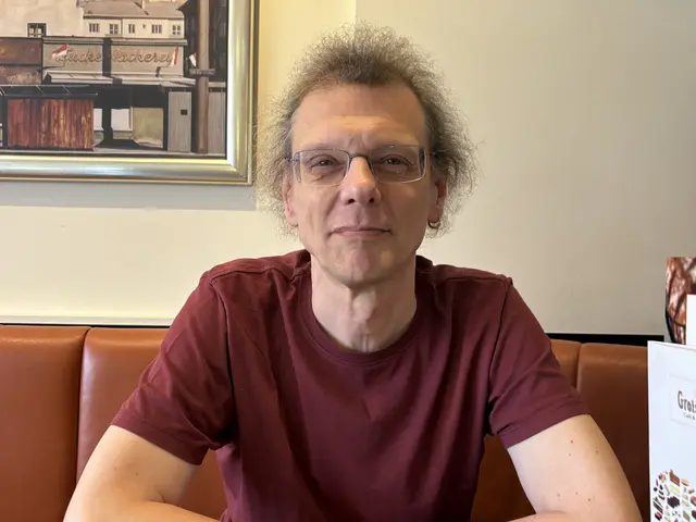 Der Nachfahre von Johann Breitwieser, Michael Strasser.  | Foto: Ronja Reidinger/MeinBezirk