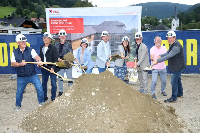 Spatenstich in Ebene Reichenau: 15 geförderte Wohnungen in unterschiedlichen Größen entstehen bis Anfang 2027. | Foto: Manfred Schusser