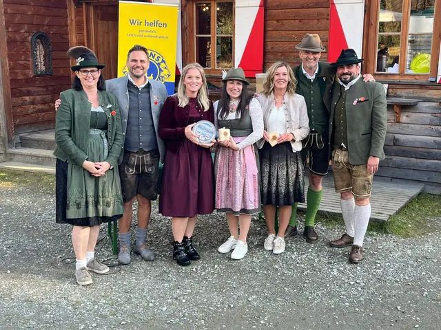 Preberschießen: v.l.: Oberschützenmeister Sandra Etschbacher, Lions Präsident Wolfgang Lackner, Christina Purgstaller, Tanja Fanninger, Ingrid Taferner, Max Gruber, Sebastian Tosch. | Foto: Lions Club Lungau