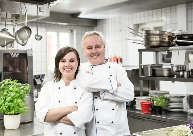 Sophie Kulmer und Familienoberhaupt Franz Kulmer im Fischrestaurant in Birkfeld.  | Foto: Klaus Bauer 