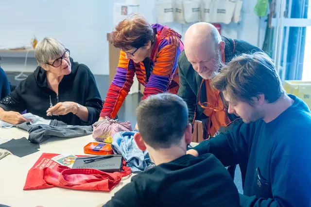Bei "Sashiko" lernt man eine traditionelle japanische Sticktechnik. | Foto: kollektiv fischka
