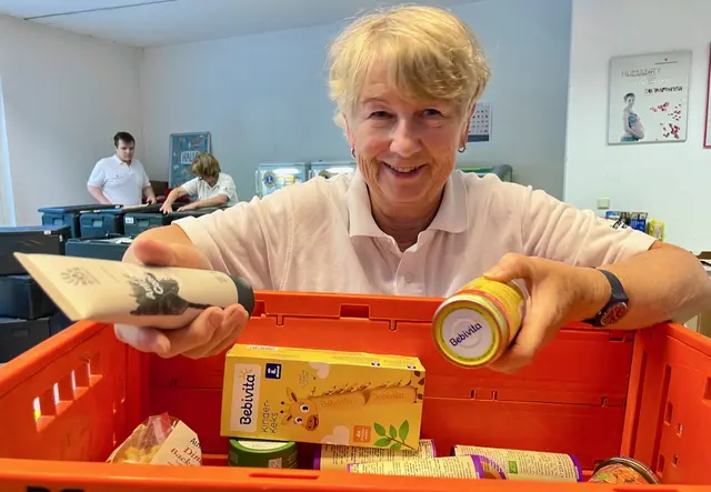 Ohne die engagierten Freiwilligen, die jede Woche die Ausgaben stemmen, wäre die Tafel in ihrer jetzigen Form nicht möglich. | Foto: RK IL