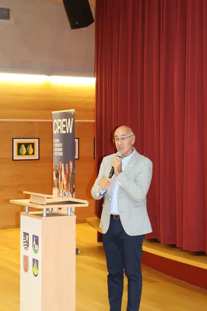 Direktor Andreas Juen nahm die Begrüßung vor.  | Foto: Elisabeth Zangerl