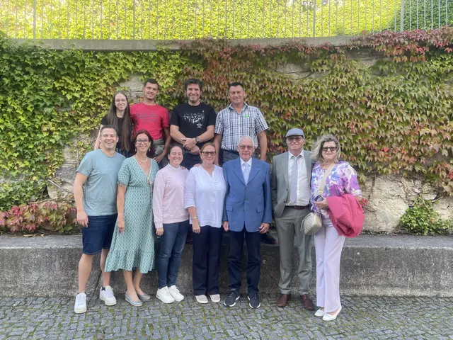 Gerhard und Leopoldine Seiter aus Stockerau feiern ihre Goldene Hochzeit mit Familie. | Foto: Alexandra Goll