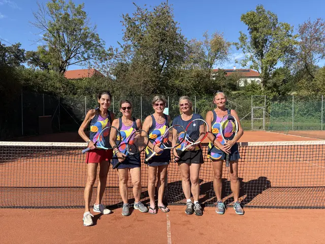 Sorgten für das sportliche Highlight in der heurigen Tennismeisterschaft: Die 60+-Damen des TC Bad Vöslau schafften den Wiederaufstieg in die Budesliga, die höchste Spielklasse. Von links Mannschaftsführer-Stellvertreterin Gabi Bauer, Brigitte Riegler, Martha Chebba, Mannschaftsführerin Christa Mochar und Gerda Mahler-Hutter | Foto: TC Bad Vöslau