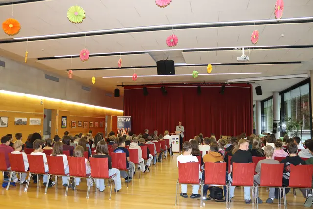 Direktor Andreas Juen nahm die Begrüßung vor.  | Foto: Elisabeth Zangerl