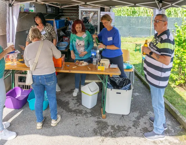 Zahlreiche Besucherinnen und Besucher folgten der Einladung zum Weizer Katzenhaus. | Foto: Matthias Anhofer