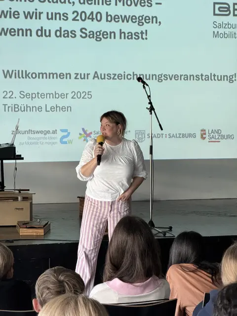 Der Kreativwettbewerb "Deine Stadt, deine Moves - wie wir uns 2040 bewegen, wenn du das Sagen hast" ging in der TriBühne Lehen ins Finale. | Foto: Salzburger Verkehrsverbund