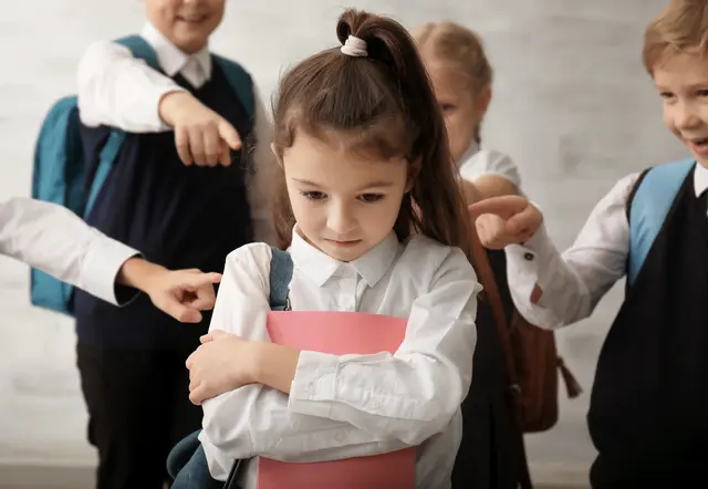 Die neue Broschüre gegen Mobbing von der Kinder- und Jugendanwaltschaft Wien soll vor allem das heikle Thema in Schulen ansprechen. | Foto: belchonock / Panthermedia